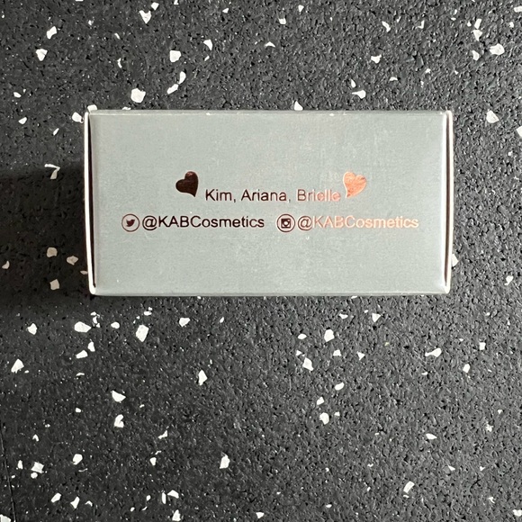 KAB COSMETICS | Translucent Setting Powder - Picture 4 of 4